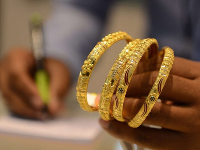 Gold Price In Hyderabad Dropped-Telugu Business News Today-10/05
