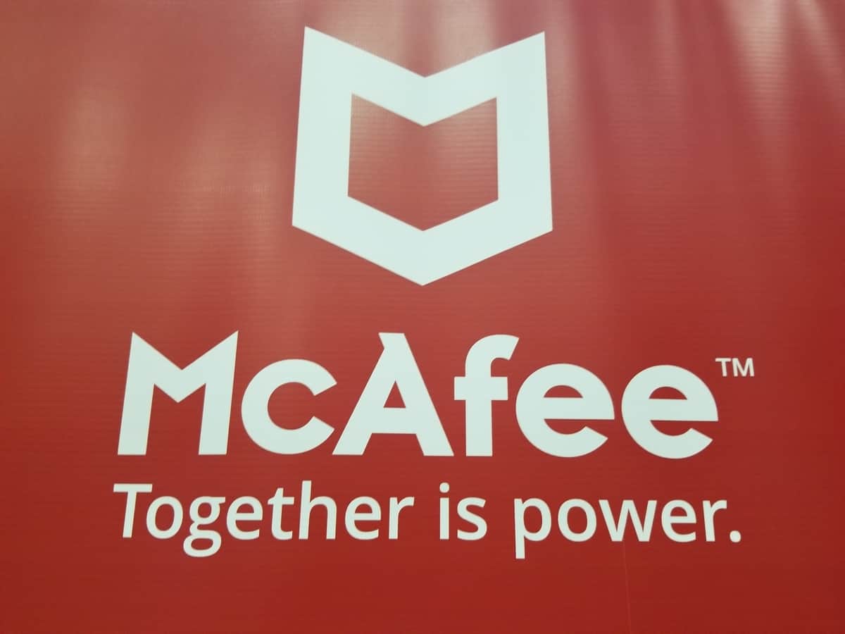 does malwarebytes work with mcafee