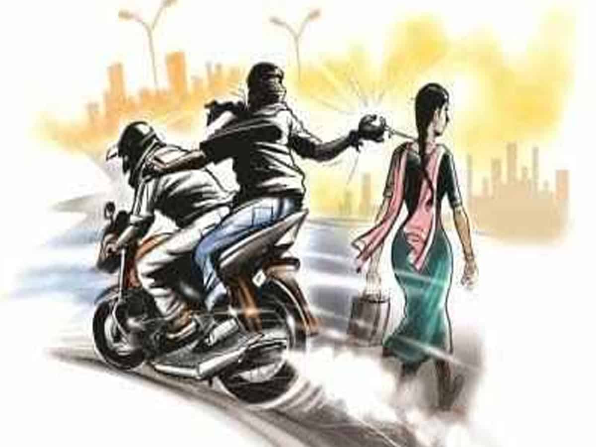Hyderabad: Two chain snatchers arrested by Rachakonda police