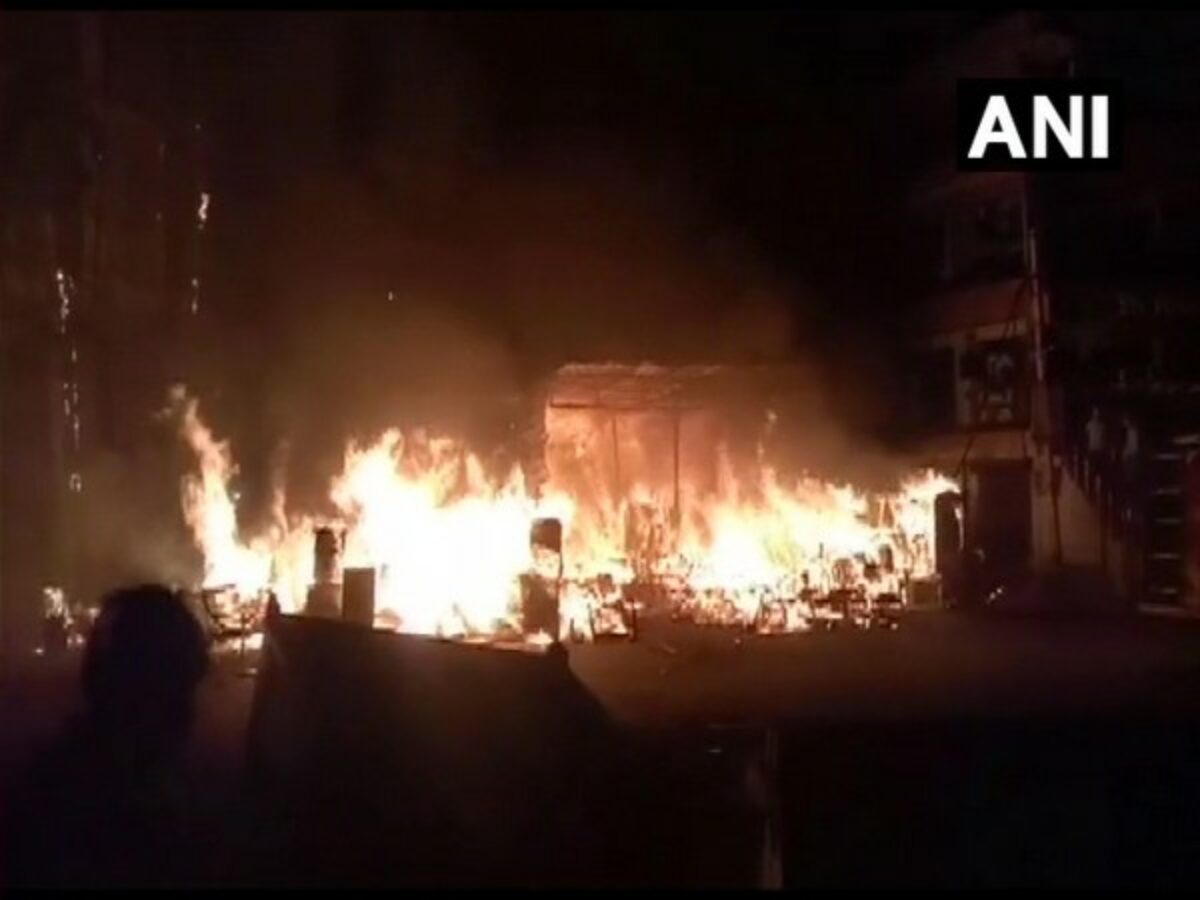 Massive fire breaks out at Delhi's Shaheen Bagh
