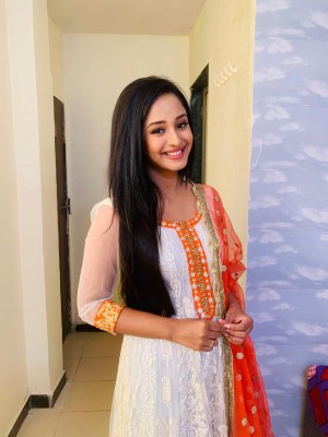 Rubina Dilaik | Bollywood hairstyles, Indian hairstyles, Indian wedding  hairstyles