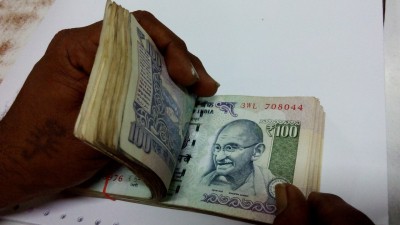 Rate woes: Rupee to weaken as further repo cut expected
