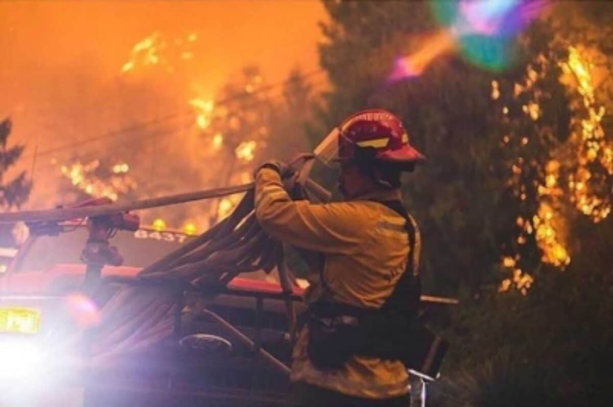 https://cdn.siasat.com/wp-content/uploads/2020/09/10-people-killed-in-US-Oregon-wildfires-1200x798.jpg