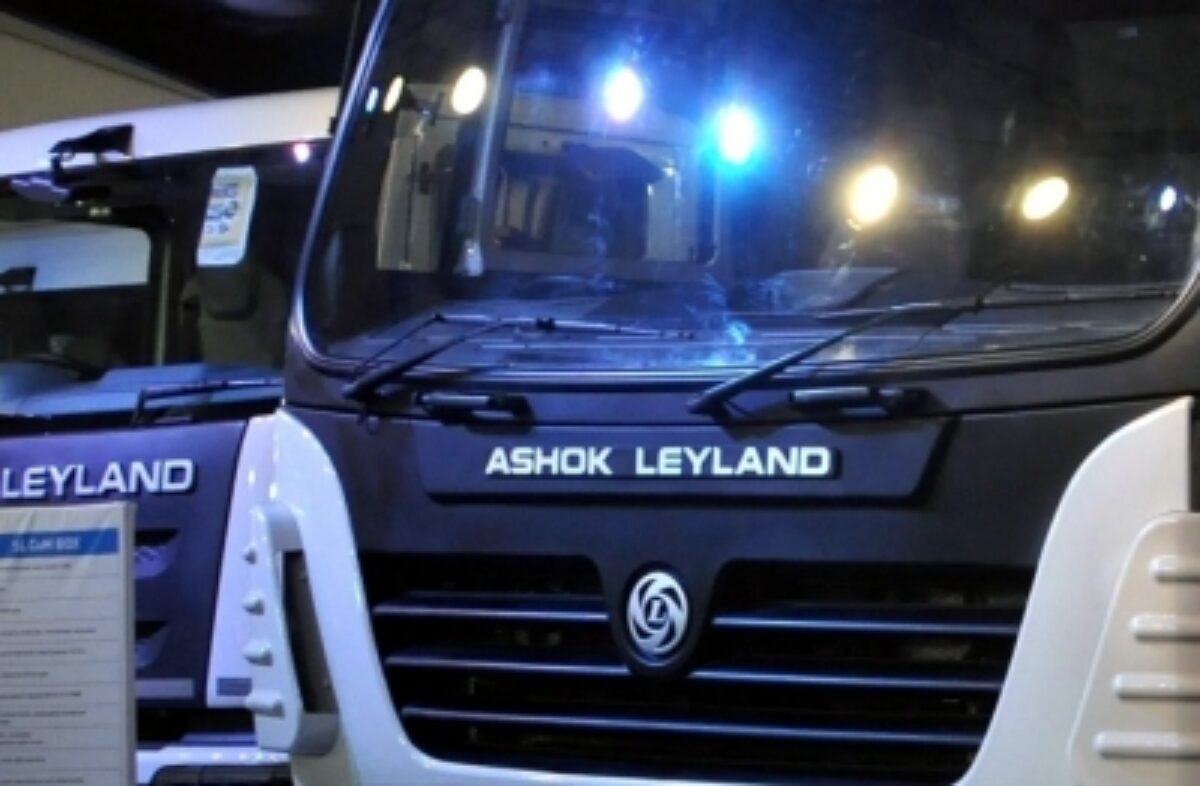 https://cdn.siasat.com/wp-content/uploads/2020/09/Ashok-Leyland-to-address-larger-LCV-market-with-Bada-Dost-1200x786.jpg