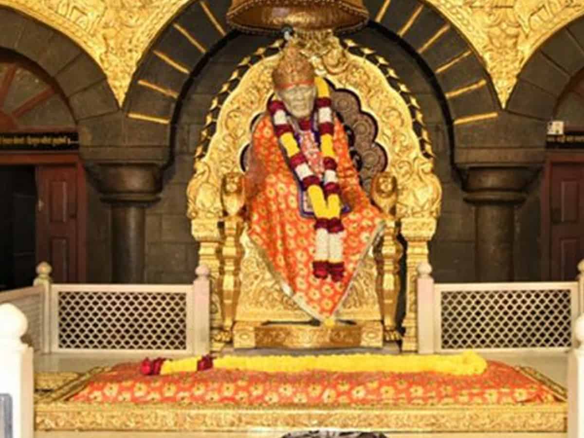 Hyderabad doctor donates gold crown worth Rs 33L to Saibaba temple