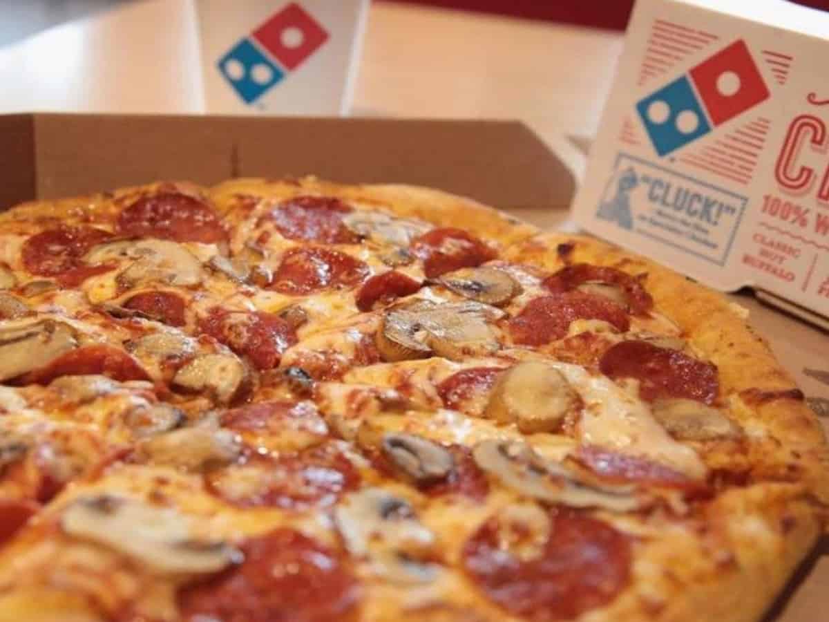 cuanto cuesta una pizza en dominos