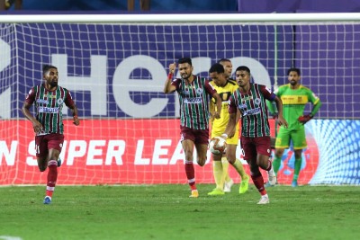 ISL: ATKMB avoid shock defeat against 10-man Hyderabad, draw 2-2