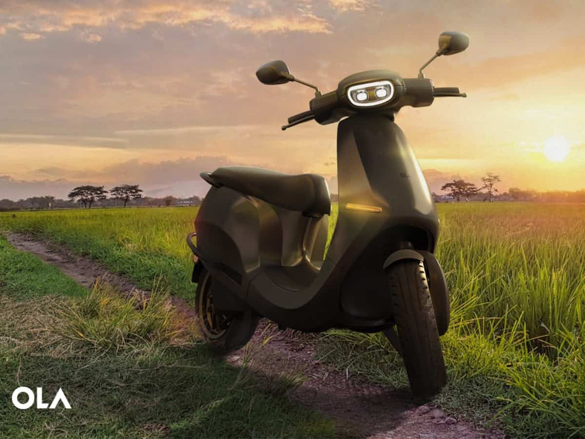 Ola scooter receives 100K bookings in a day
