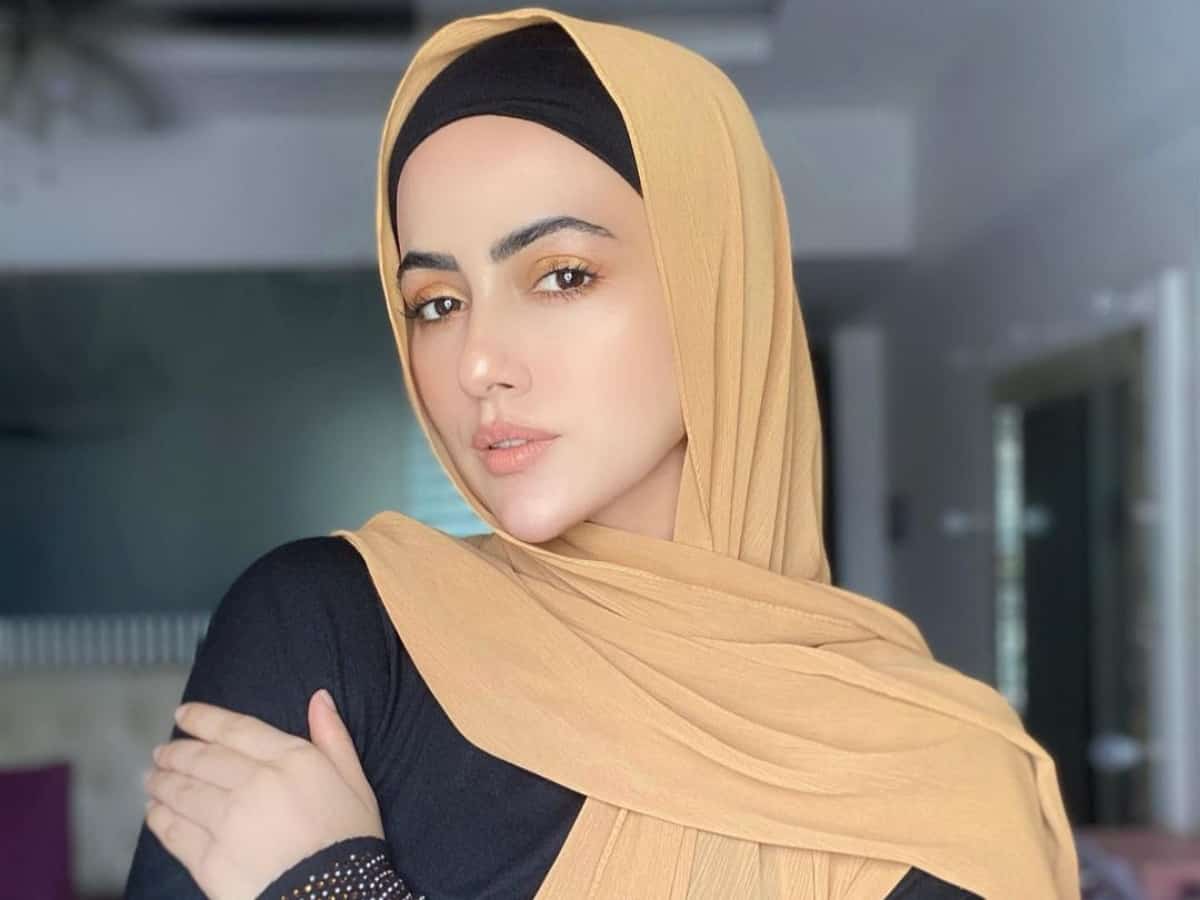 Sana Khan writes about beauty of 'hijab' in her new Insta post