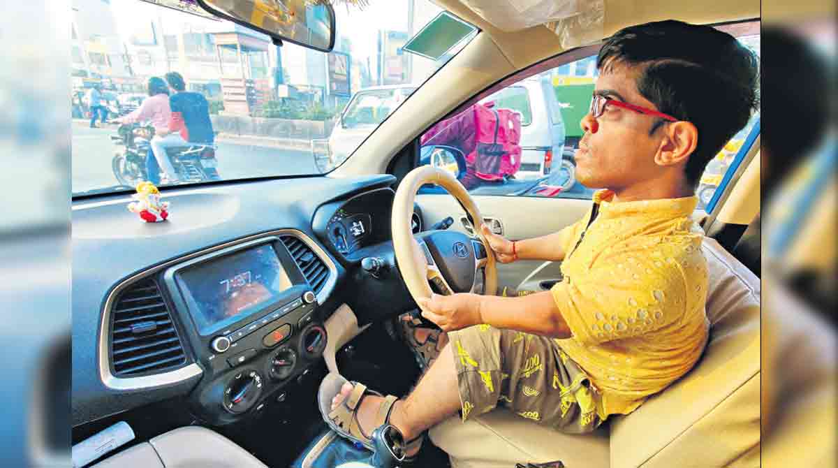 Hyderabad man becomes 1st dwarf to get driving licence in India