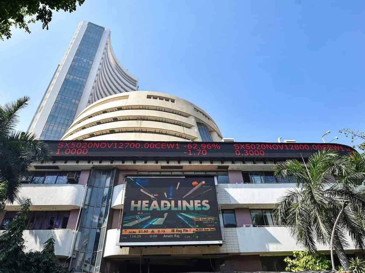 Markets fall for 5th day; Sensex cracks 817 points in early trade - Siasat.com
