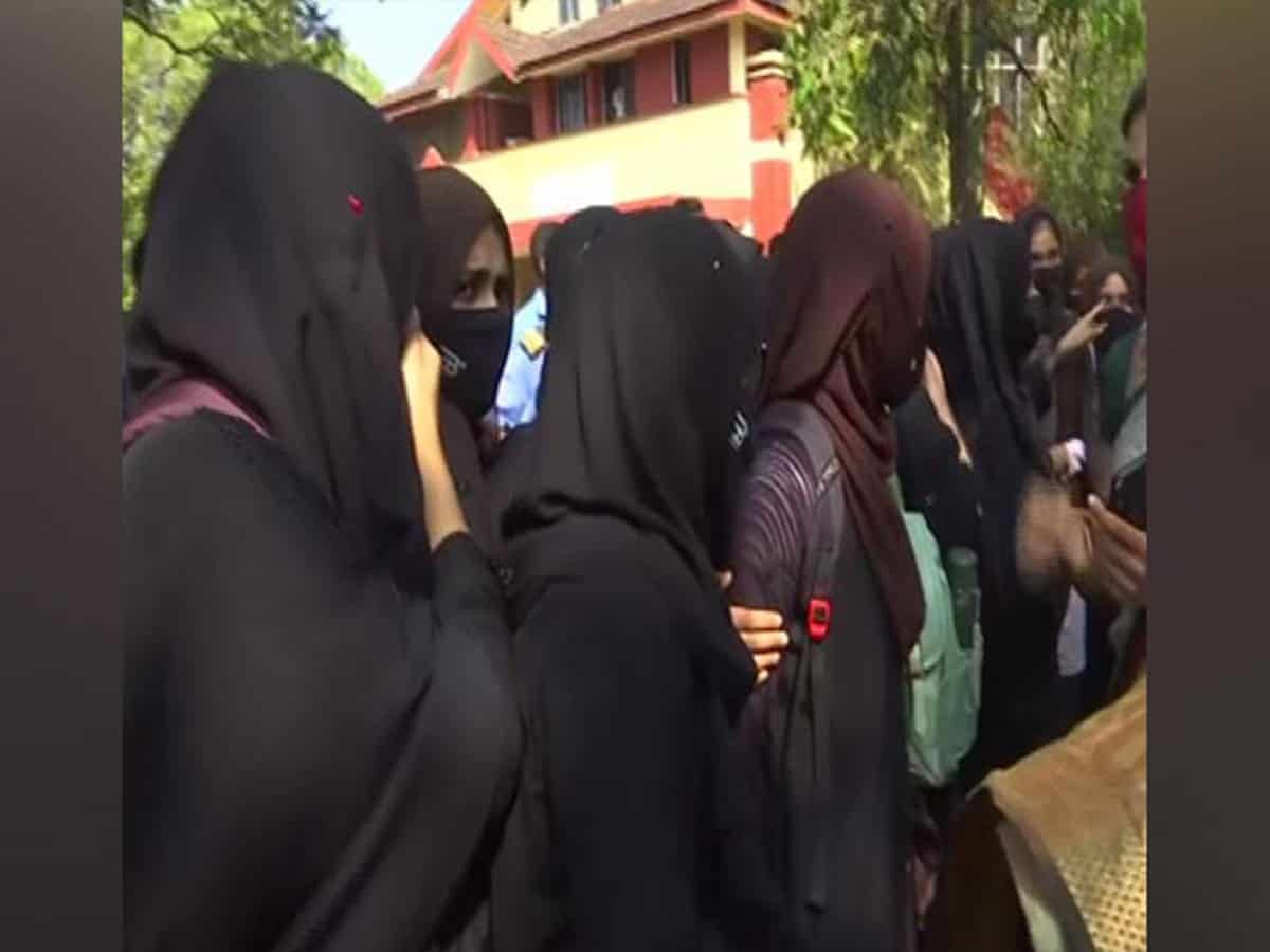 Zaamane ke saath chalo' and other jabs: Muslim students post hijab-ban