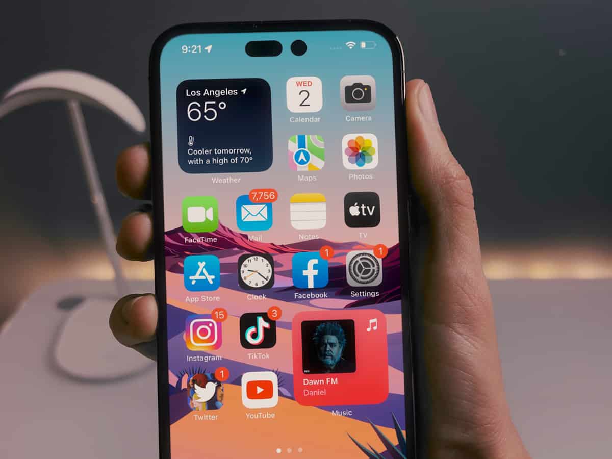 iPhone 14 Pro models to come with Face ID dual-hole design
