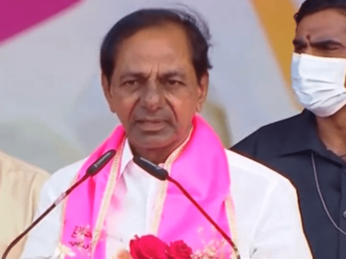 KCR likely to announce Rs 3 lakh assistance scheme to land owners