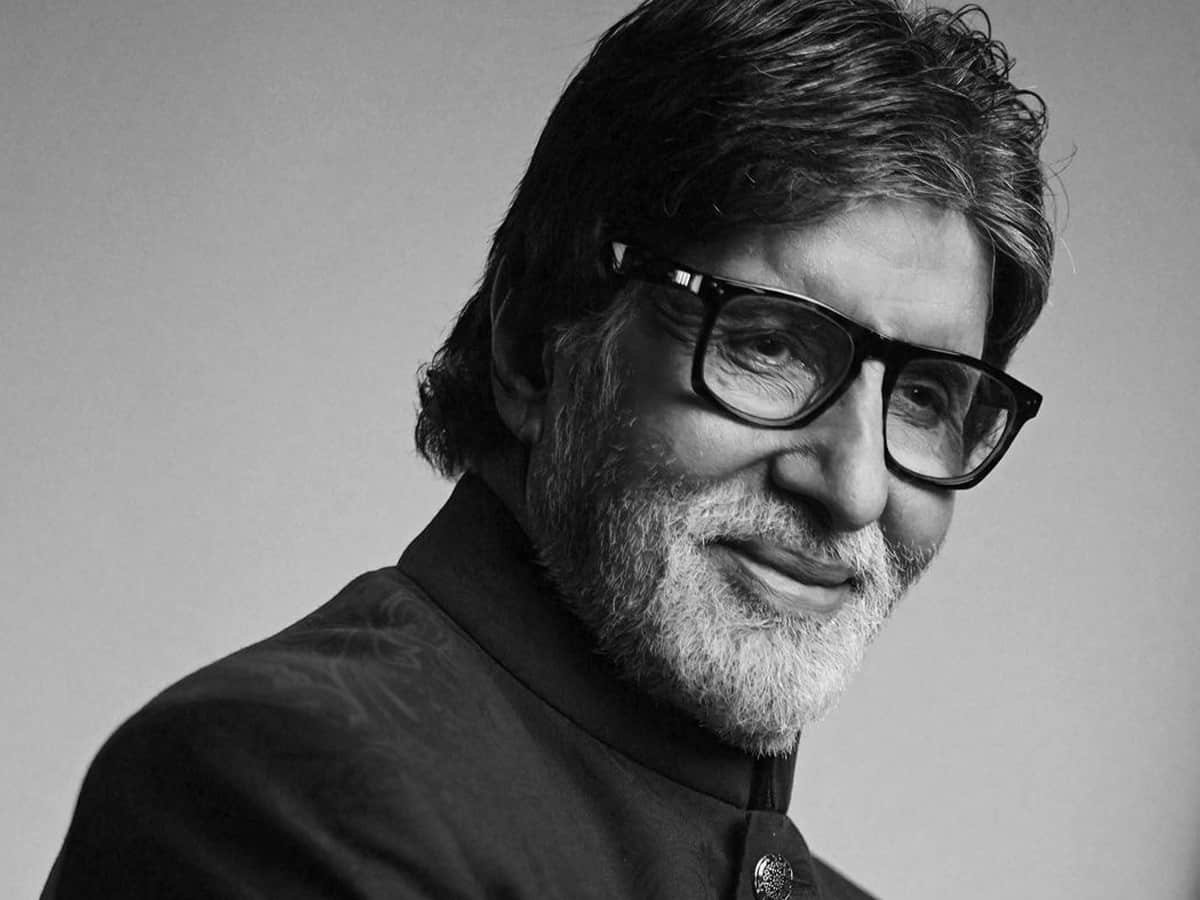 Amitabh Bachchan 'fails' to post picture on Instagram, check who helped him out