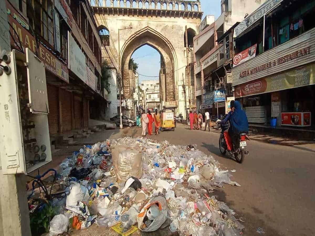 Hyderabad: Garbage piles, damaged roads, overflowing sewage in Charminar