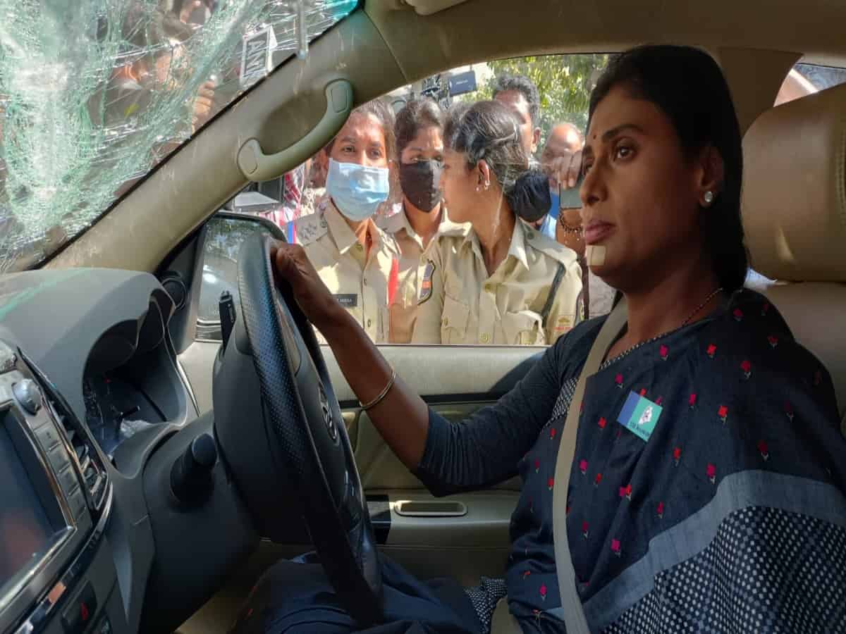 Telangana: YS Sharmila gets HC approval to resume Padayatra