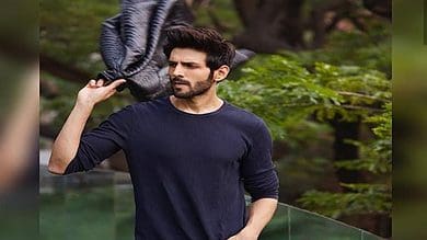 Kartik Aaryan shares glimpses from his solo trip to Paris