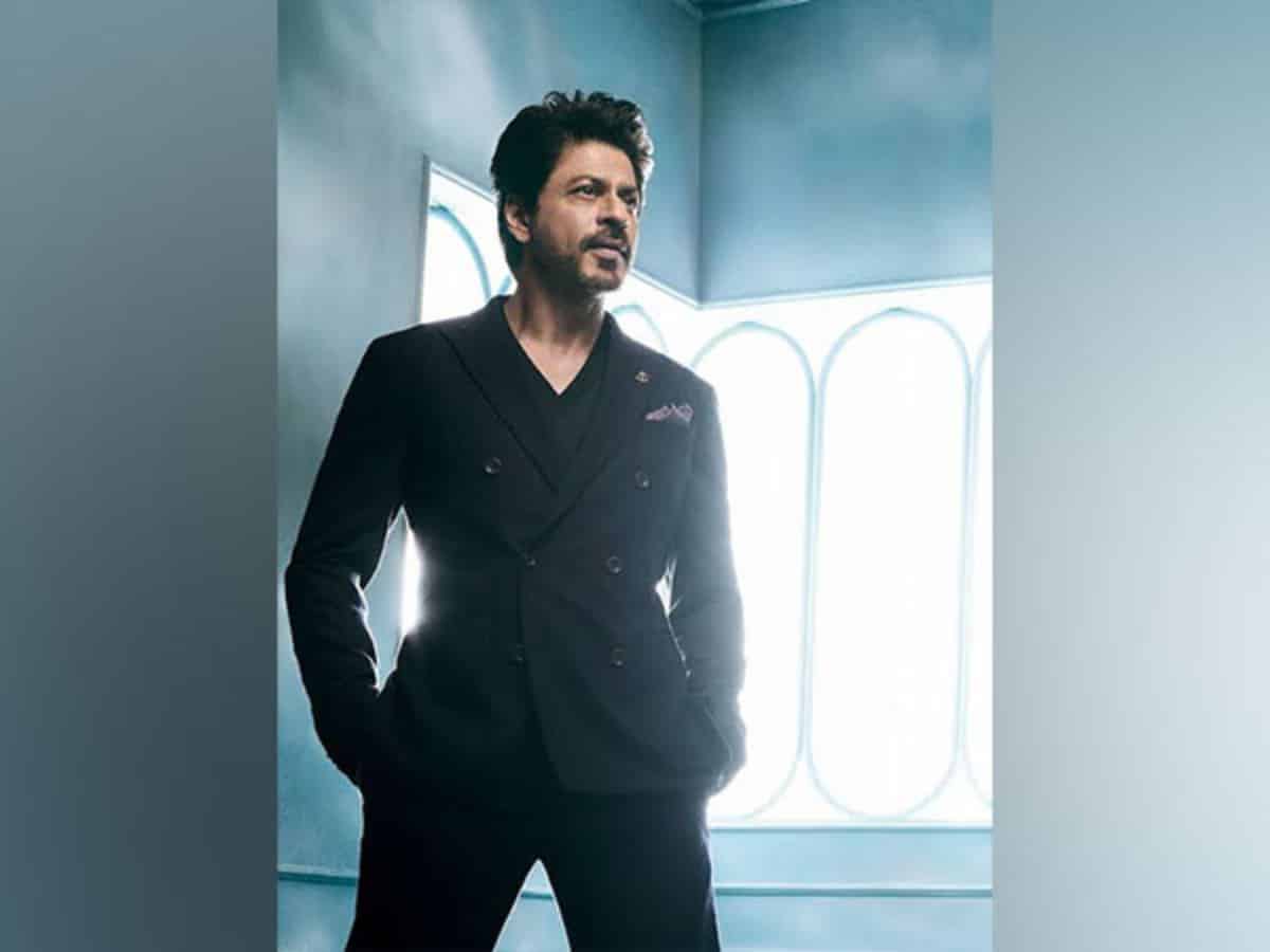 SRK is 4th richest actor in the world, check TOP 10 list here