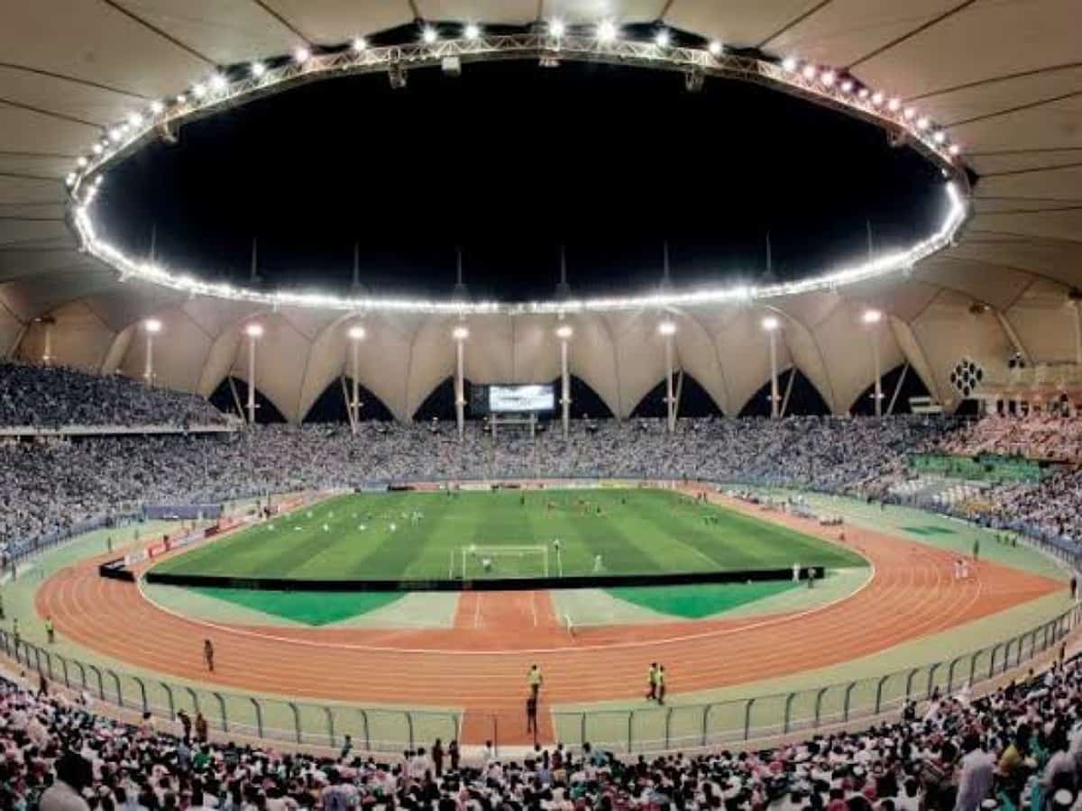Ing fahd stadium. Кинг Фахд стадион. Стадион короля Фахда. Саудовская Аравия King Fahd Stadium. Стадион им. принца Мохаммеда Бин Фахда.