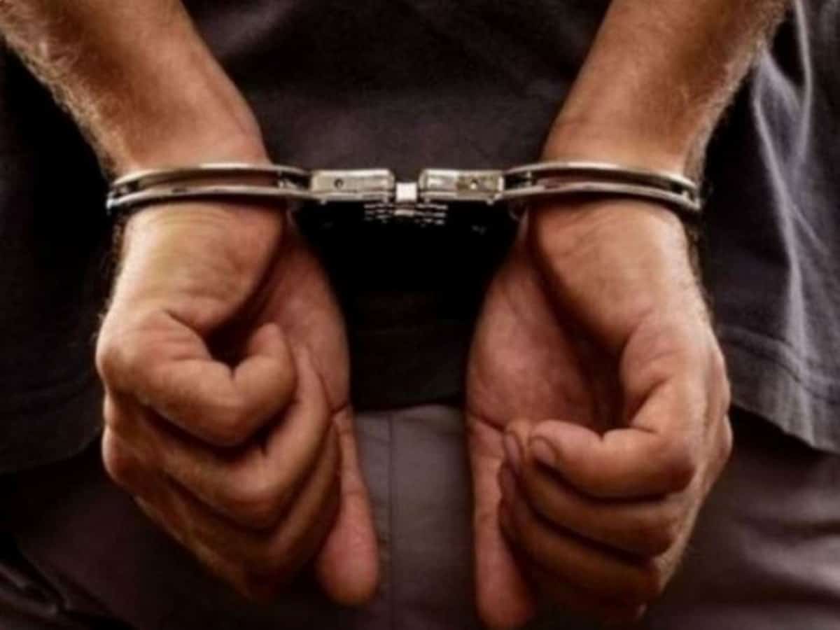 10 arrested for ‘vitiating peaceful atmosphere’ outside Srinagar’s Jamia Masjid