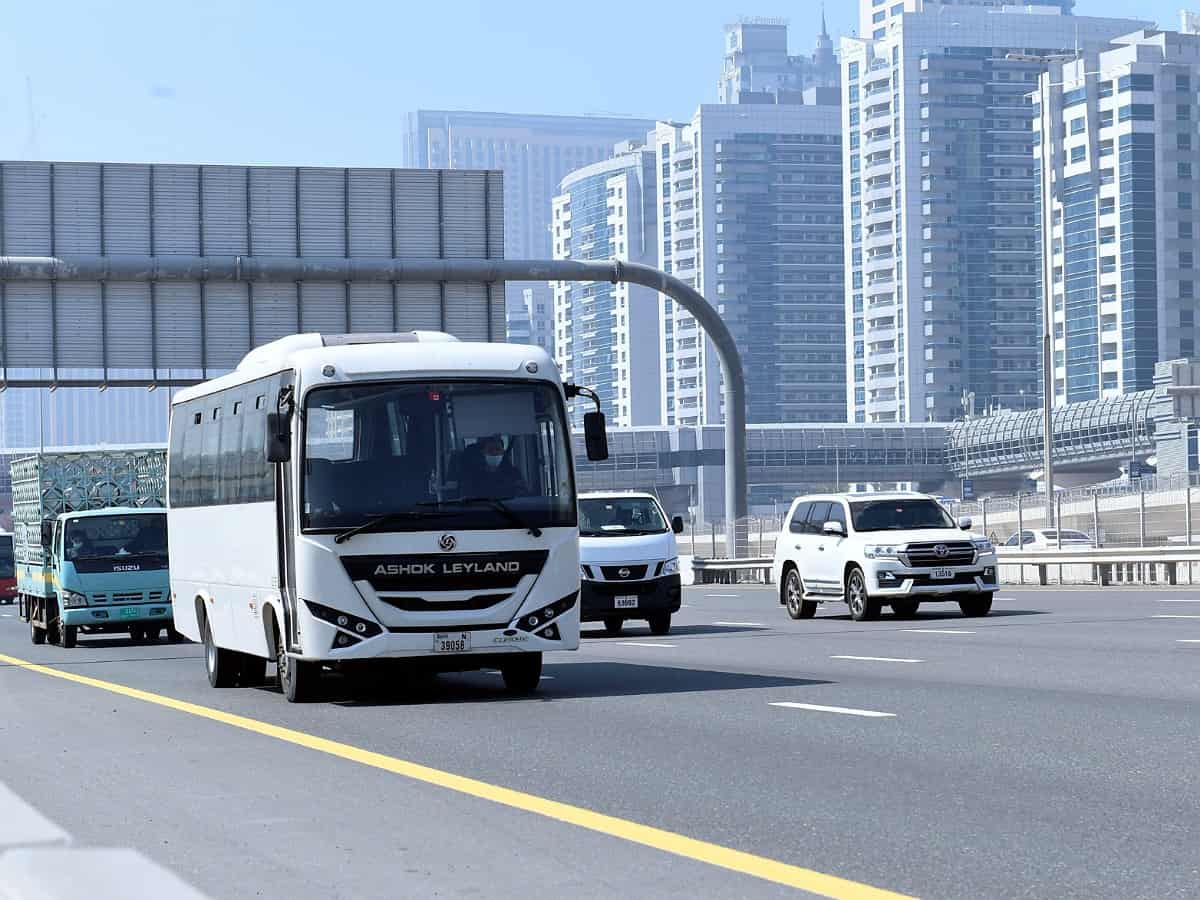 يوفر قطاع النقل التجاري في دبي 242 ألف وظيفة في عام 2022