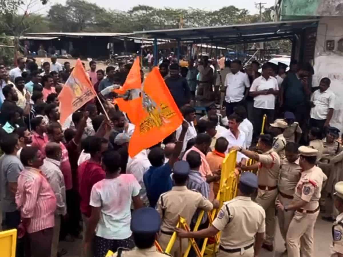 Hyderabad: Hindu groups protest at Chengicherla post Holi clash