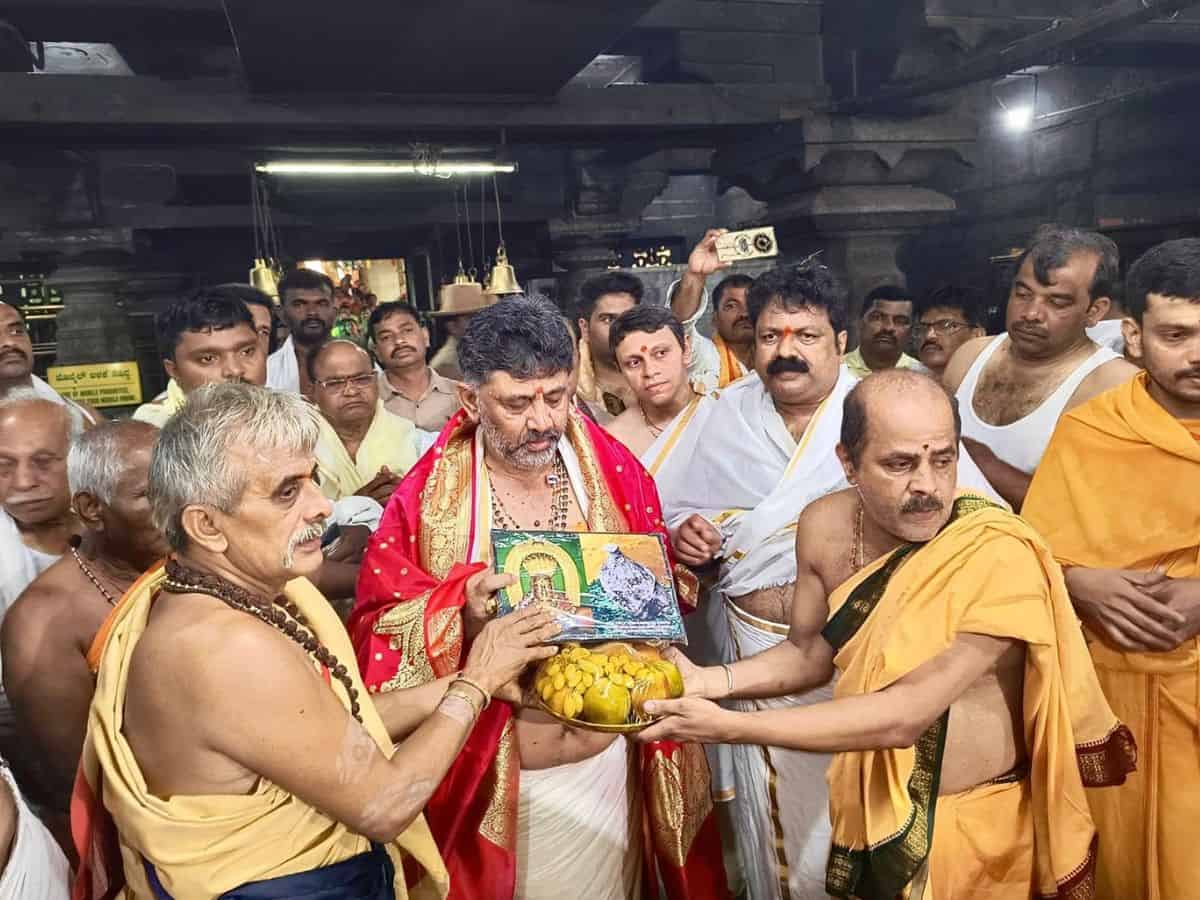 Shivakumar continues temple visits for 2nd