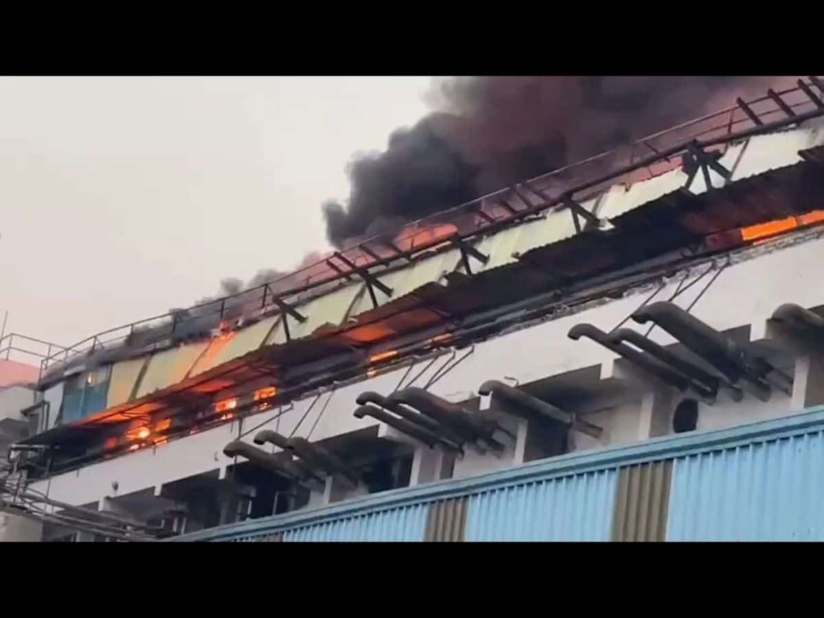 Massive fire breaks out at factory in Hyderabad