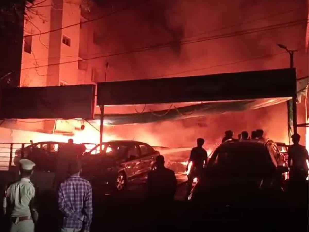 Hyderabad: Massive fire at Yousufguda, 20 cars charred