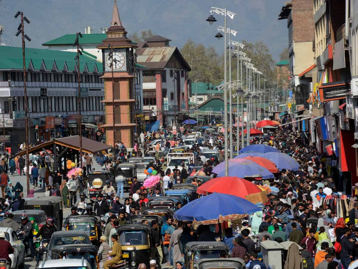 Shoppers throng markets in Kashmir ahead of Eid-ul-Fitr