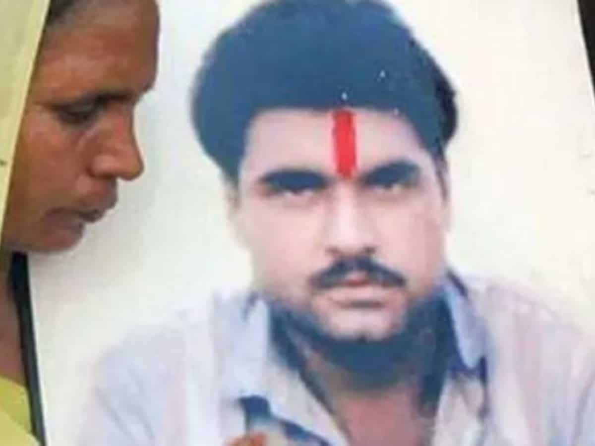 Indian prisoner Sarabjit Singh's killer shot dead by gunmen in Pakistan