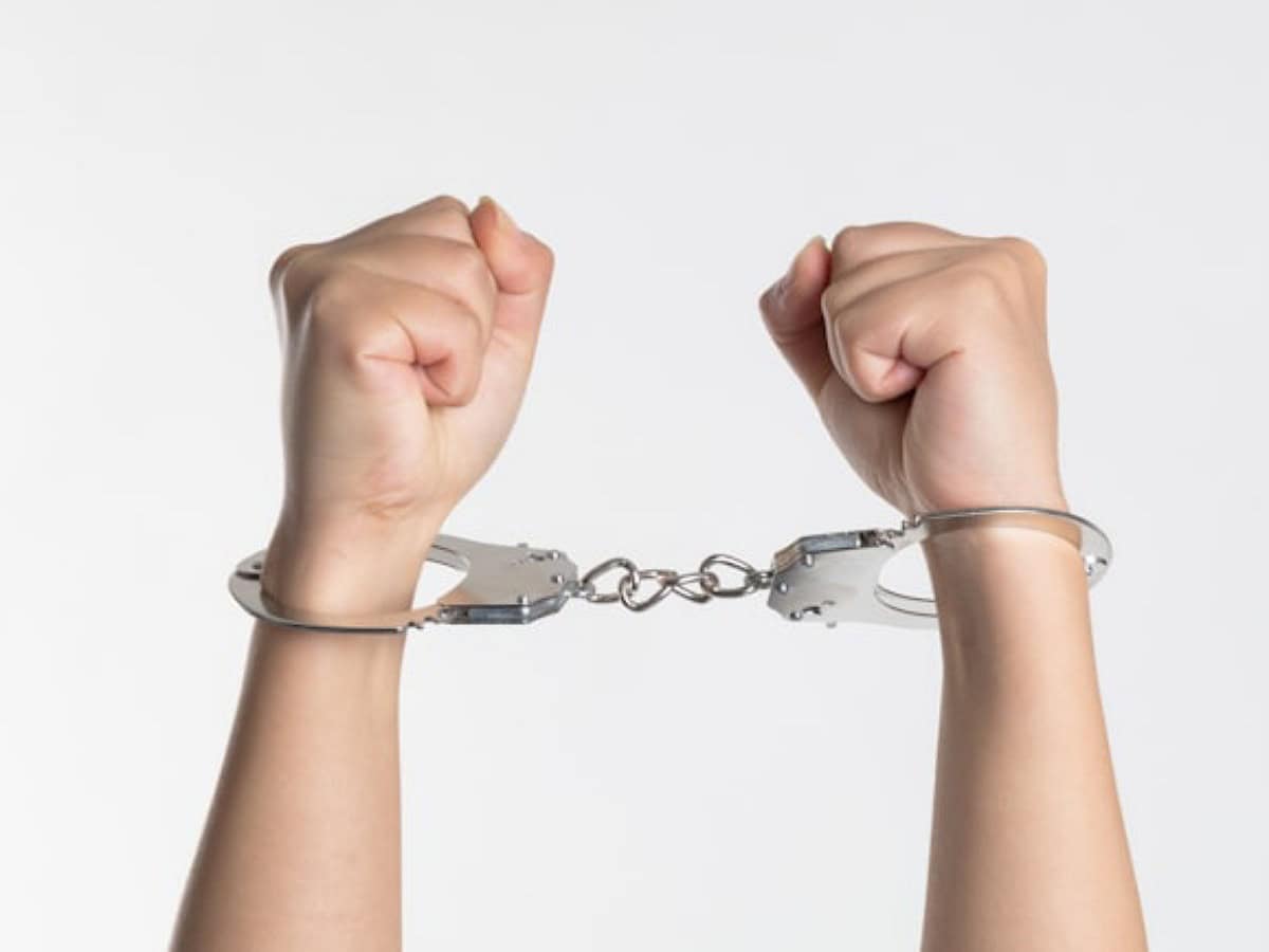 Saudi Arabia prohibits handcuffing accused upon arrest