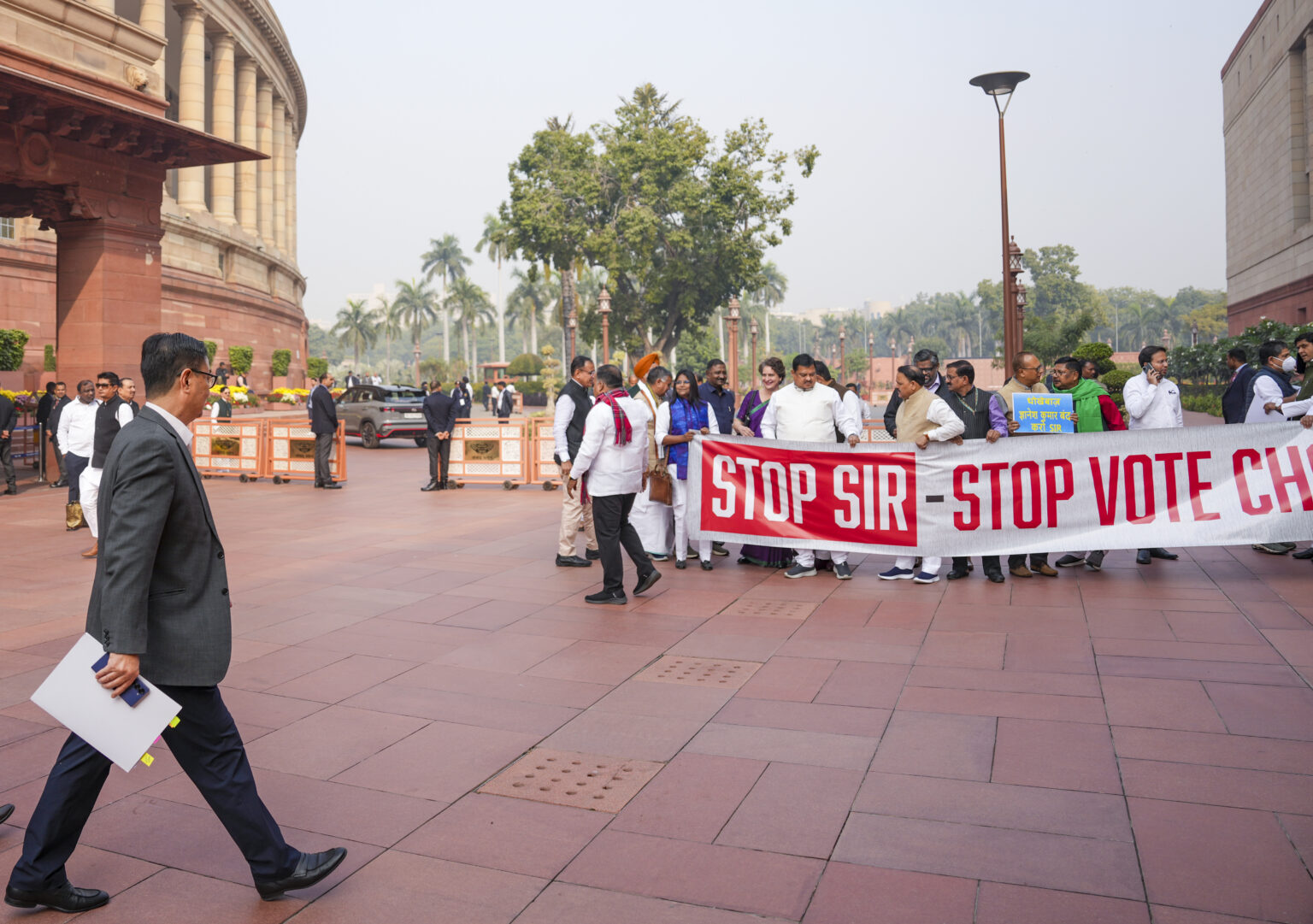Opposition MPs protest against SIR in Parliament complex