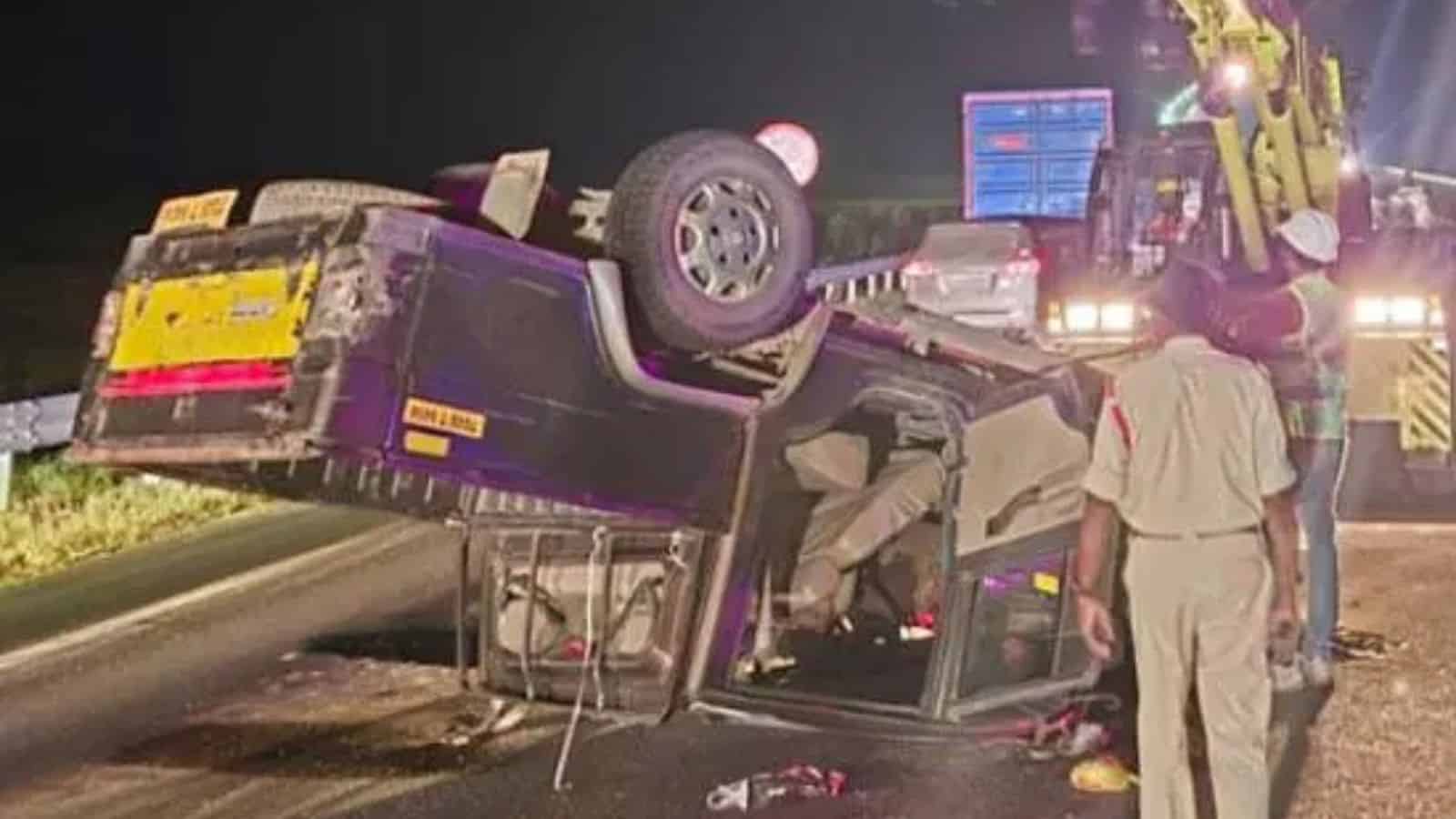 Two killed, 4 injured in accident in Khammam as lorry rams car